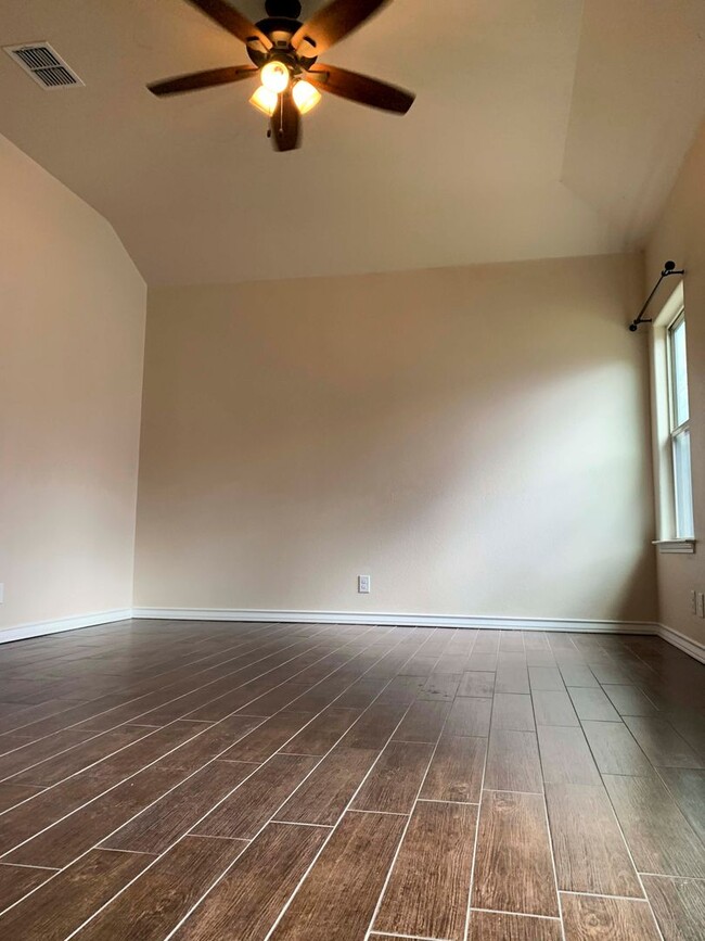 Building Photo - Spacious Ranch Home with Covered Patio & Greenbelt | 410 & Rittiman Rd