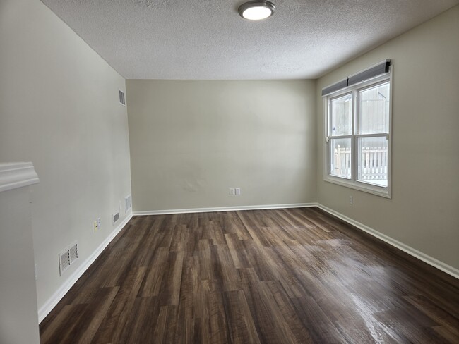 Building Photo - 16316 S Hunter St