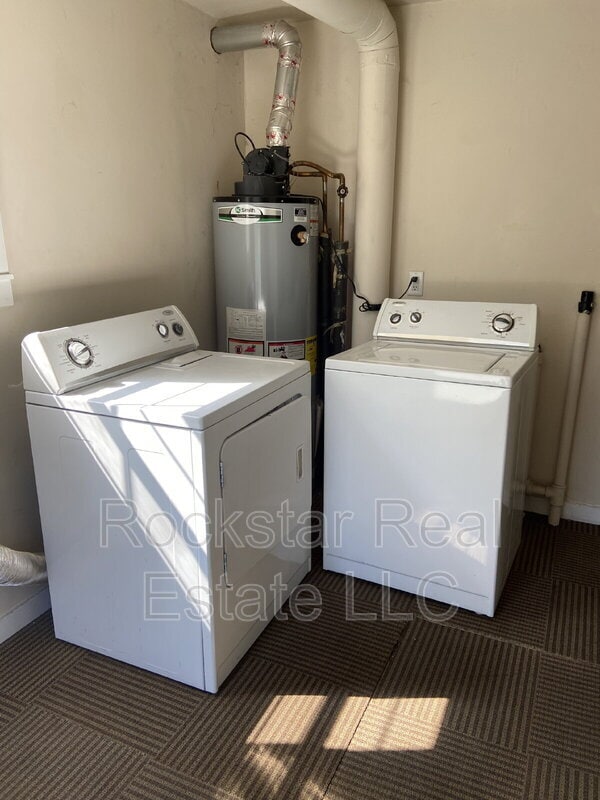 Building Photo - 4235.5 E Hartson Ave