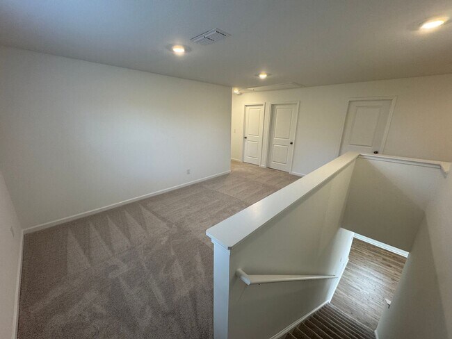 Building Photo - New 5 Bed 3 Bath Home in New Loganville Community!