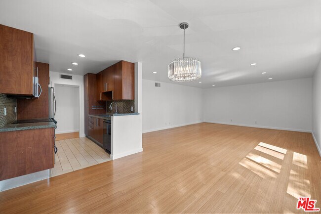 Building Photo - 4407 Francis Ave