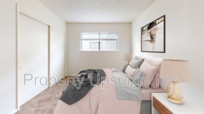 Building Photo - 905 Lakeside Dr