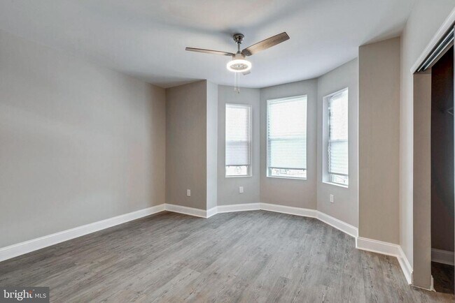 Building Photo - 6205 Elmwood Ave