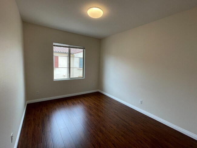 Building Photo - 2208 Pasadena Ct