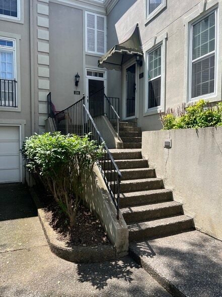 Front Door - 108 St Charles Pl