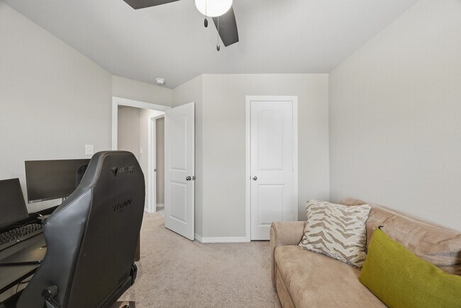 Building Photo - 8050 Scanlan Trce