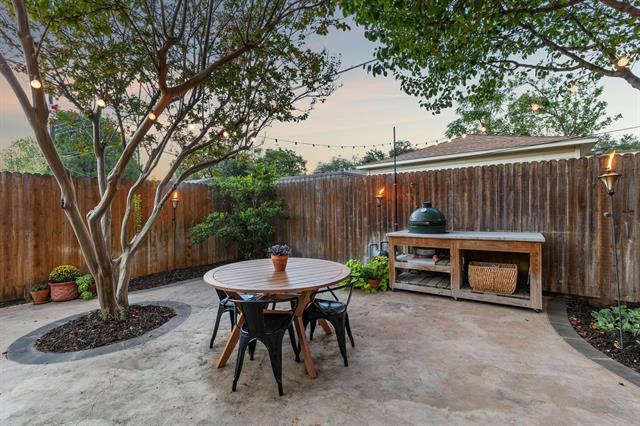 Building Photo - 2127 Clarksdale Dr