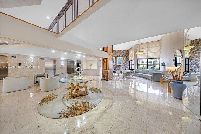 Building Photo - 600 Parkview Dr