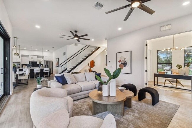 Building Photo - 4717 W Oklahoma Ave