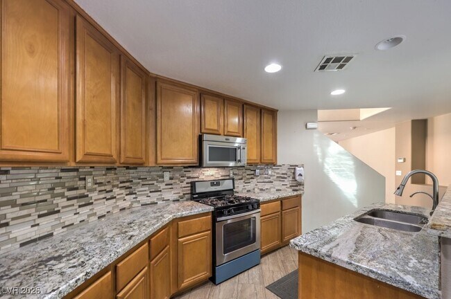 Building Photo - 7987 Delft Blue St