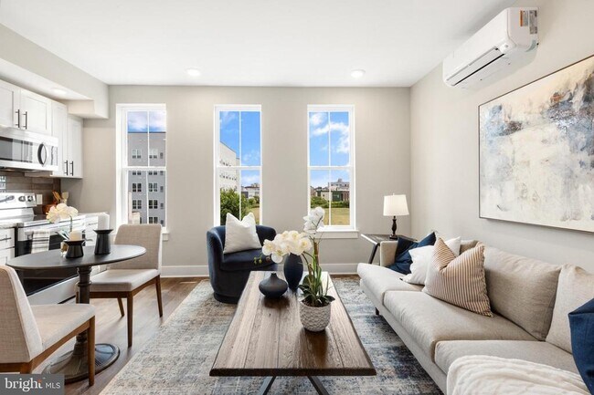 Building Photo - 1924 N Front St