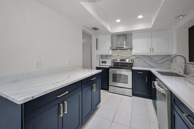 Building Photo - 113 12th St