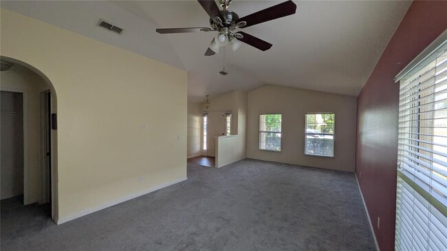 Building Photo - 324 Red Kite Dr