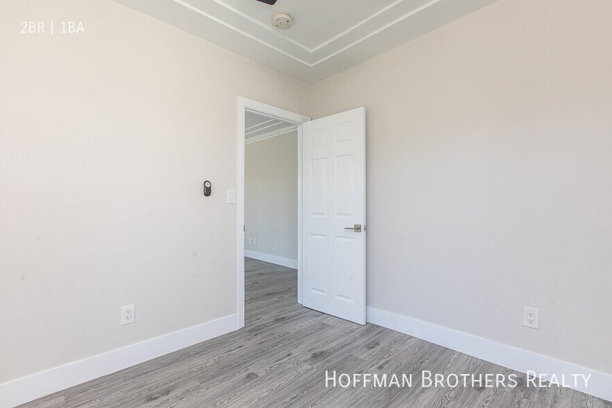 Building Photo - 3811 1/4 W Adams Blvd-