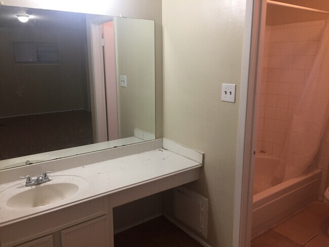 Building Photo - Great Rental!