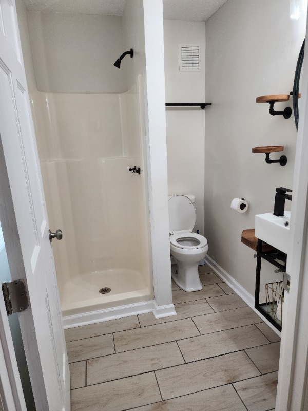 Building Photo - 34 Davis St W