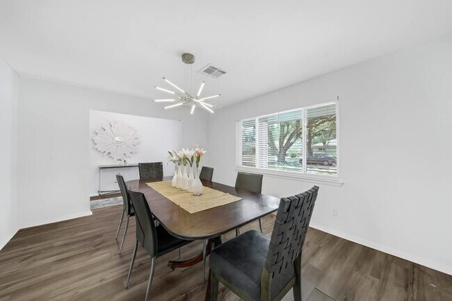 Building Photo - 5474 Imogene St