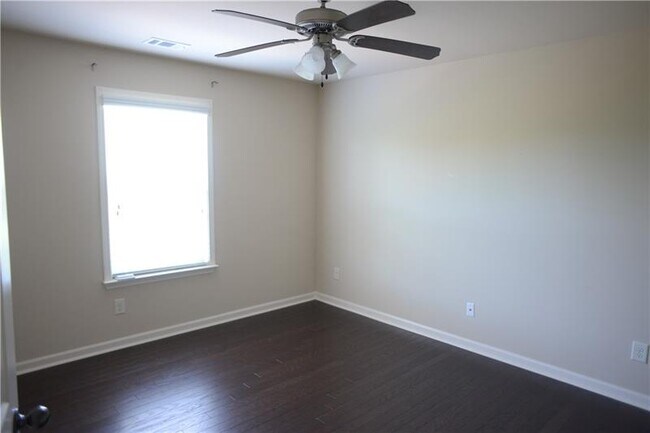 Building Photo - 776 Village Field Ct NW