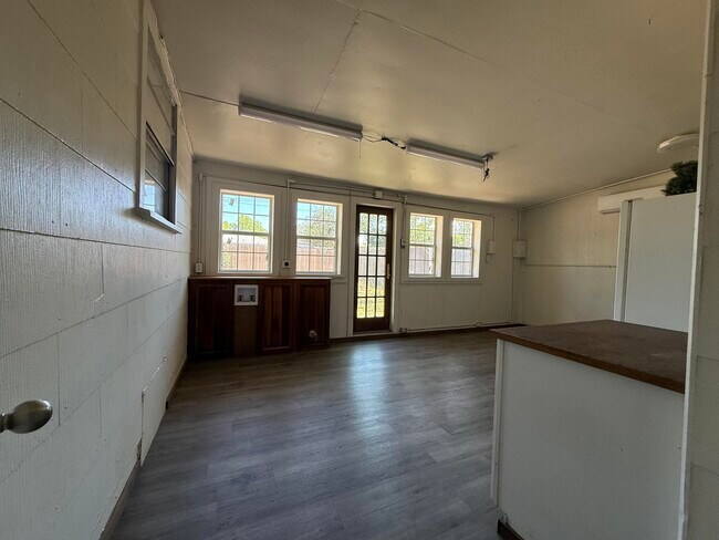 Building Photo - 3605 42nd St