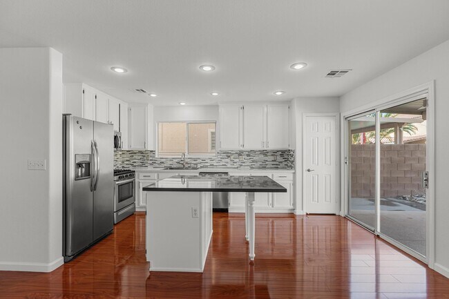 Building Photo - 11135 Alora St