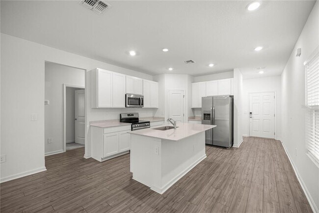 Building Photo - 4610 SW 83rd Lp