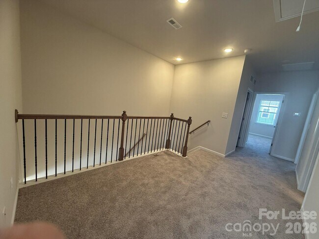 Building Photo - 1111 Bartholdi Dr