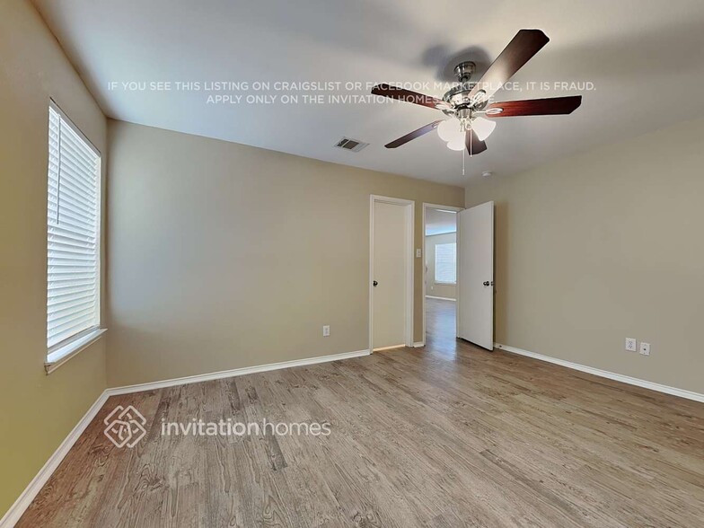 Building Photo - 1852 Village Park Trail