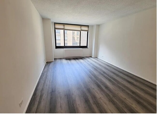 Building Photo - 200 Rector Pl