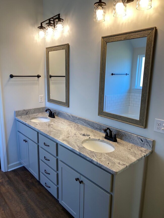 Building Photo - 3632 Kearsley St