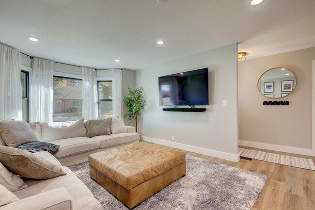 Building Photo - Gorgeous, updated home, turn-key and ready...