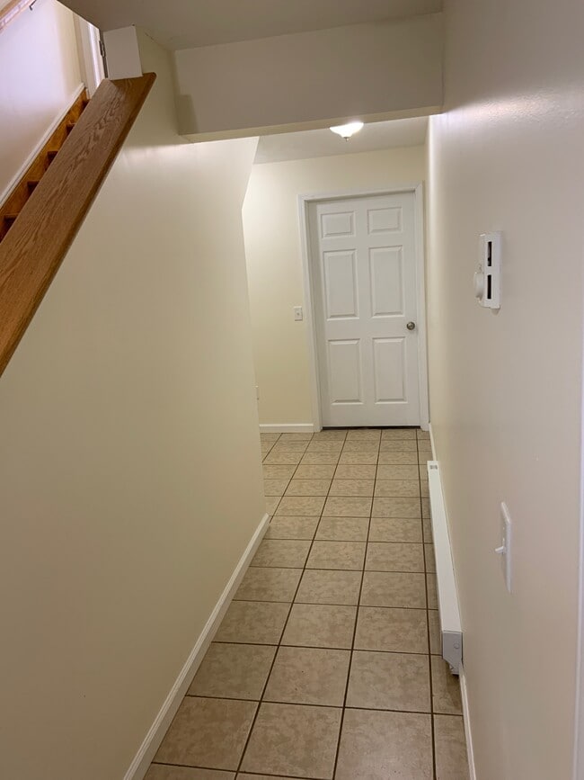 Building Photo - 204 Betsinger Rd