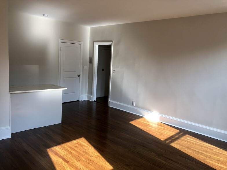 Building Photo - 415 Beacon St