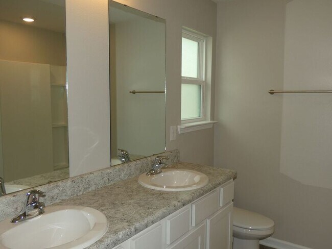 Building Photo - 5804 Guinevere Ln