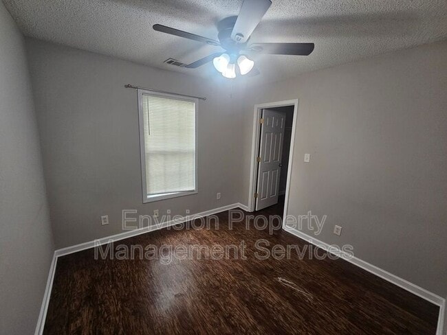 Building Photo - 1393 N Hampton Dr