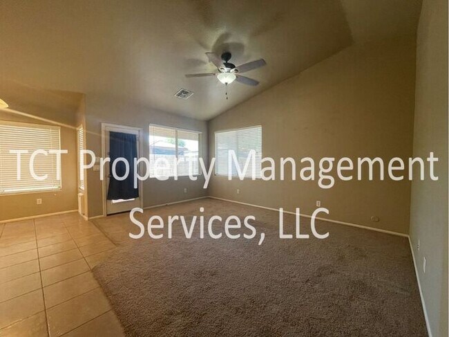 Building Photo - Spacious Home in Great Location!
