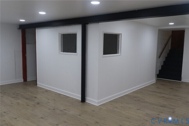 Building Photo - 515 Danray Dr