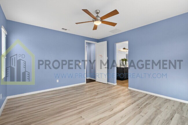 Building Photo - Spacious Elegance Awaits: 4-Bedroom Home with Hardwood Floors in Elk Grove!