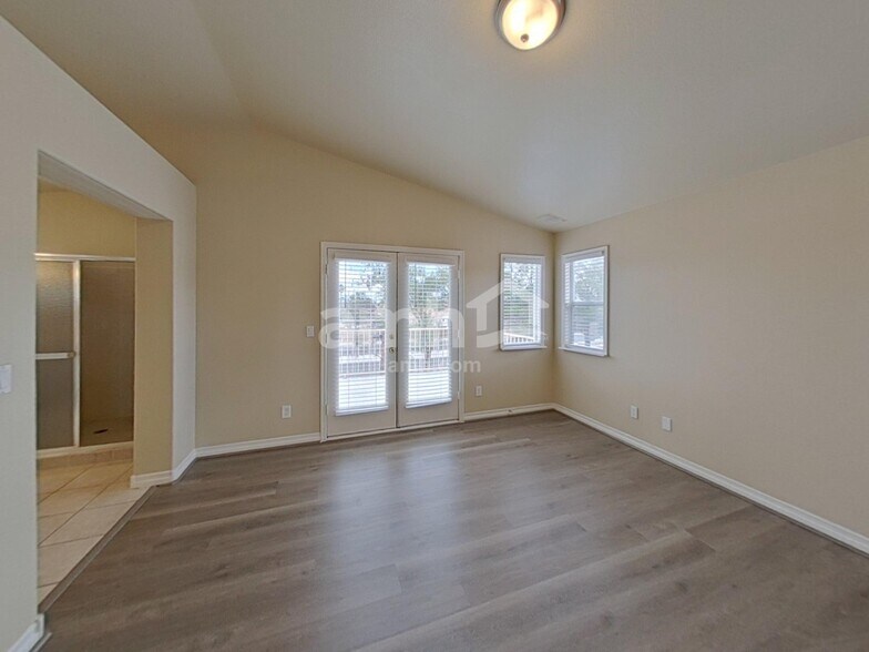 Building Photo - 956 Rainbow Rock St