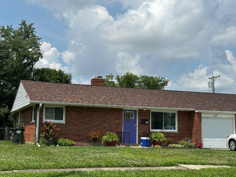 Primary Photo - 4055 Royal Oak Dr