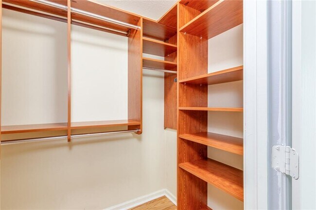 Building Photo - 3005 Seven Pines Ln
