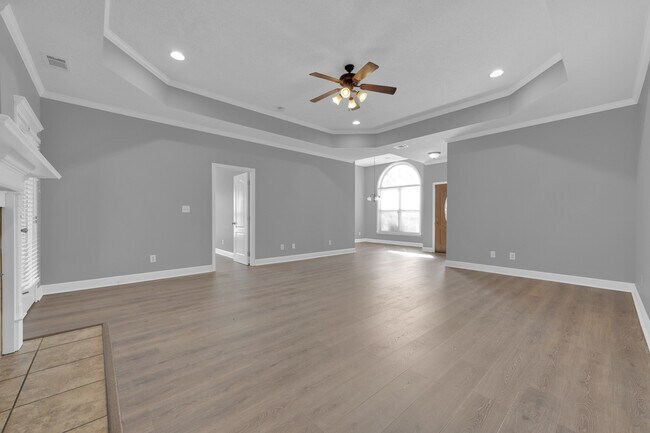 Building Photo - 472 Prairie Field Dr