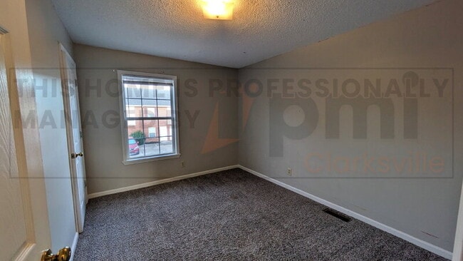 Building Photo - 284 Raleigh Dr