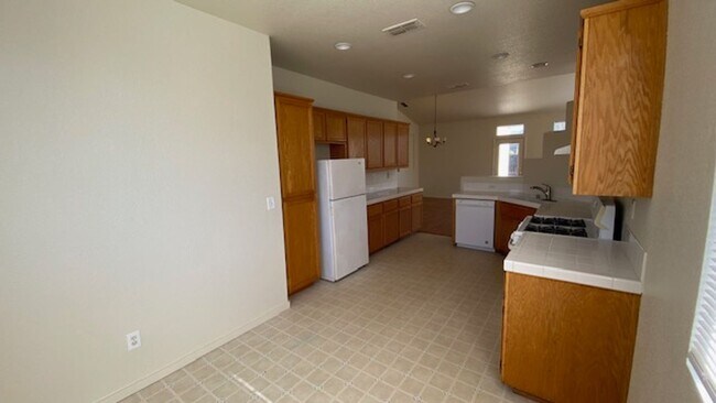 Building Photo - Rio Vista Single Story Home Available for Rent