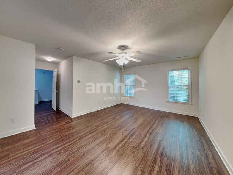 Building Photo - 1629 Hawkcrest Ln