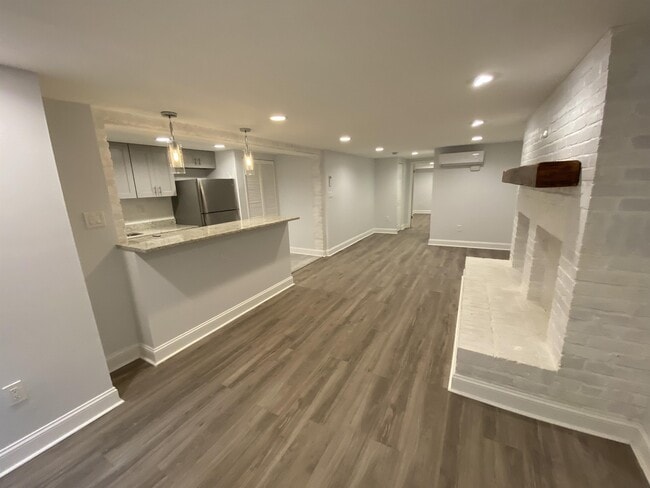 Building Photo - 1322 Q St NW