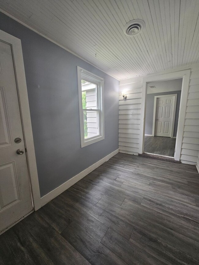 Building Photo - There is a $25 fee for the application and everyone over 18 needs to fill out their own application.