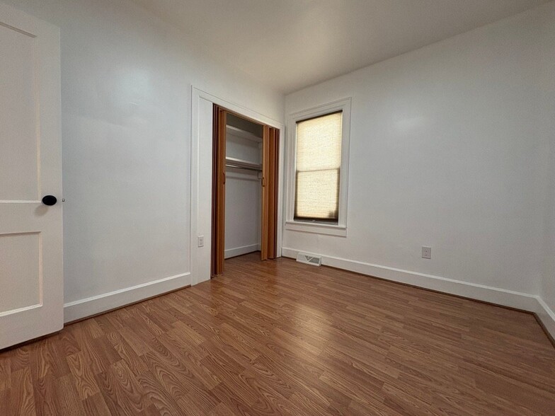 Building Photo - 117 N Toll St