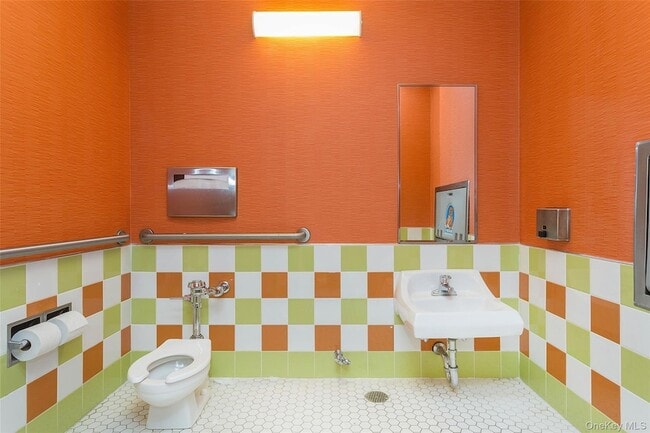 Building Photo - 40-28 College Point Blvd