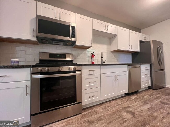 Building Photo - 1947 Kenwood Pl SE