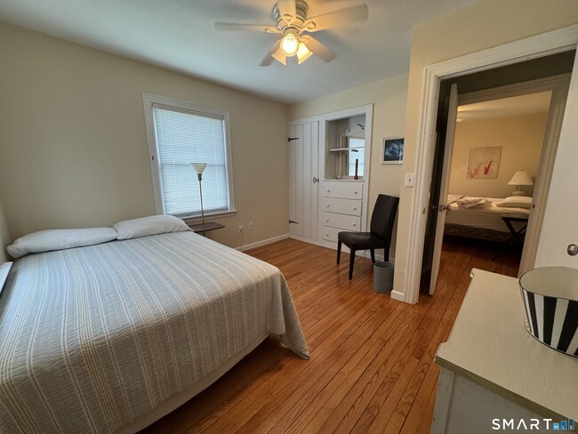 Building Photo - 42 Parkway S